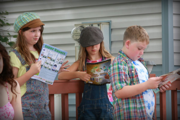 Dorothy and crew go to the horse racing track.
